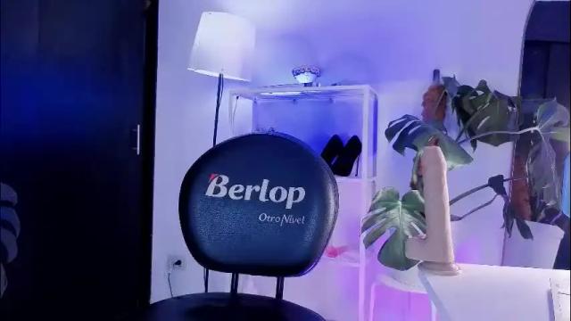 Image 11 of vickygrey1 Stream on Chaturbate on 8 days ago