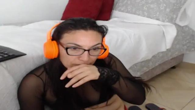 Image 4 of vickyjuice1 Stream on Chaturbate on 16 months ago