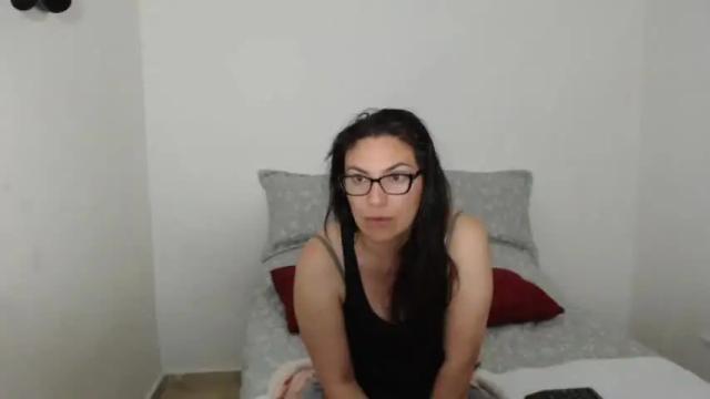 Image 2 of vickyjuice1 Stream on Chaturbate on 15 months ago