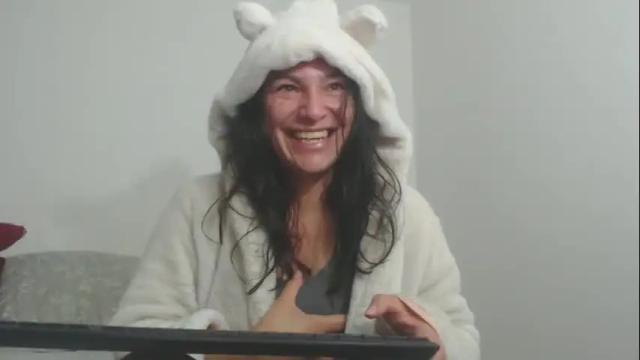 Image 2 of vickyjuice1 Stream on Chaturbate on 2 months ago