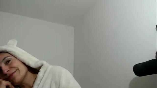 Image 2 of vickyjuice1 Stream on Chaturbate on 2 months ago