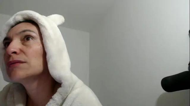 Image 3 of vickyjuice1 Stream on Chaturbate on 2 months ago