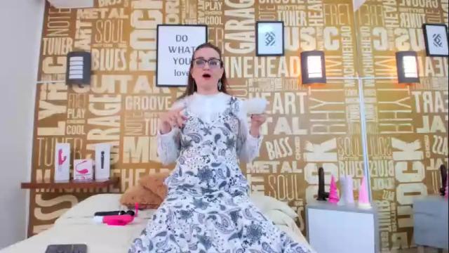 Image 3 of vickymature Stream on Chaturbate on 7 months ago