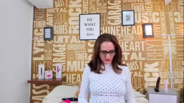 Image 2 of vickymature Stream on Chaturbate on 6 months ago