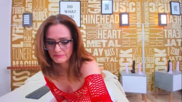 Image 3 of vickymature Stream on Chaturbate on 6 months ago