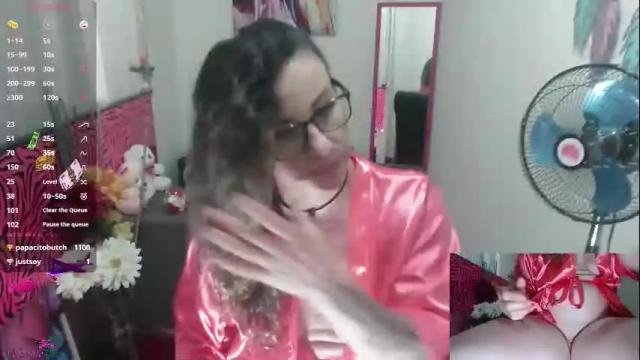 Image 12 of vickysexyx Stream on Chaturbate on 26 days ago