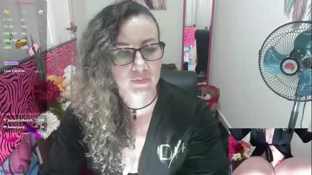 Image 10 of vickysexyx Stream on Chaturbate on 18 days ago