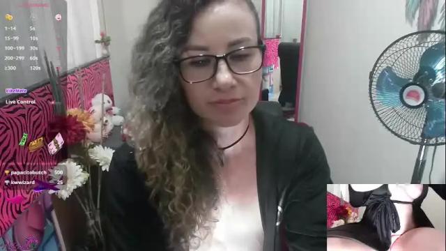 Image 12 of vickysexyx Stream on Chaturbate on 18 days ago