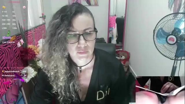 Image 4 of vickysexyx Stream on Chaturbate on 18 days ago
