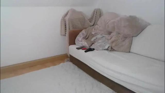 Image 7 of vickyvickge Stream on Chaturbate on 2 months ago