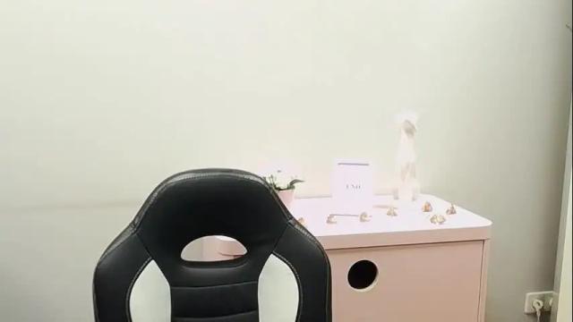 Image 12 of vickyxflirt Stream on Chaturbate on 13 months ago