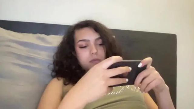 Image 3 of vickyyyx Stream on Chaturbate on 15 months ago