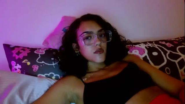Image 7 of vickyyyx Stream on Chaturbate on 17 days ago