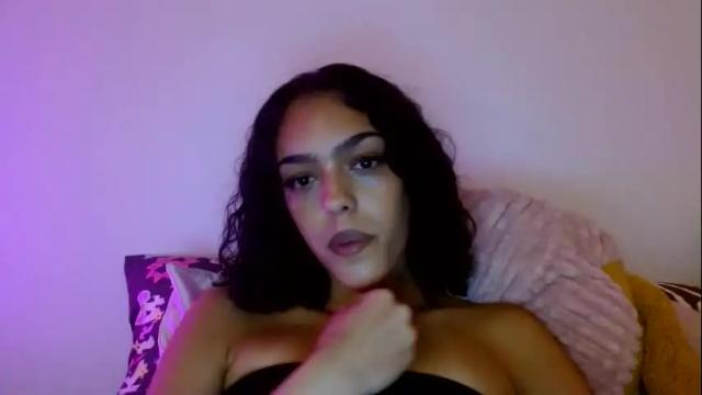 Image 11 of vickyyyx Stream on Chaturbate on 9 days ago