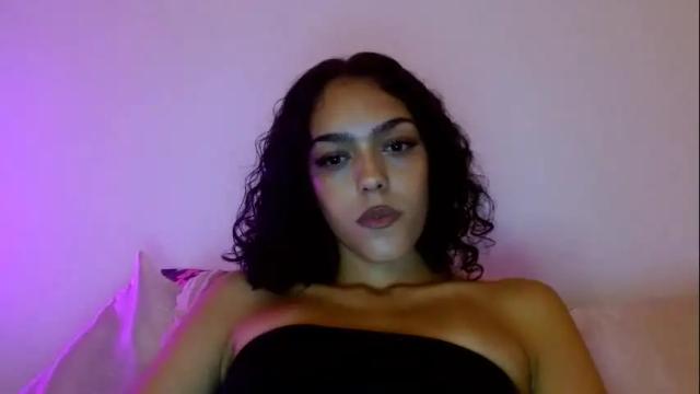Image 4 of vickyyyx Stream on Chaturbate on 9 days ago