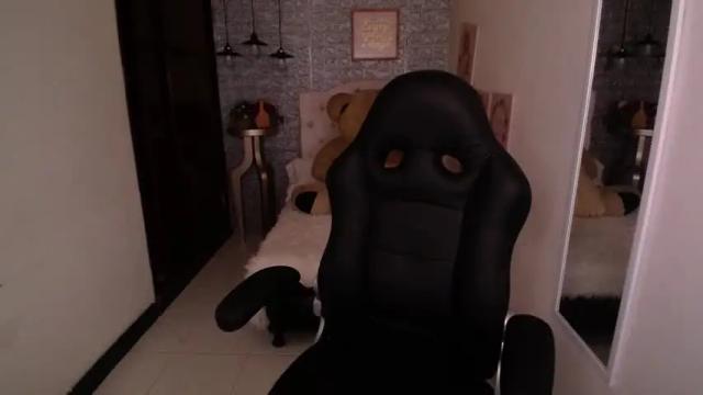 Image 2 of vicoo_ Stream on Chaturbate on 16 months ago