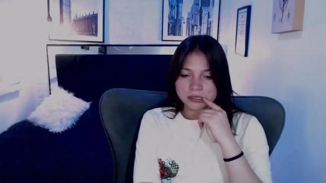 Image 2 of vicoo_ Stream on Chaturbate on 15 months ago