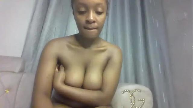 Image 12 of victoria344841 Stream on Chaturbate on 4 days ago