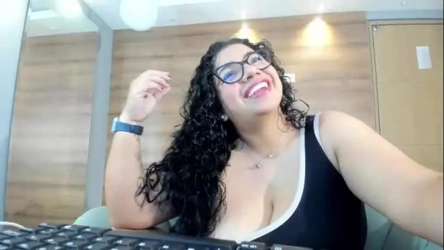 Image 3 of victoria__collins Stream on Chaturbate on 1 month ago