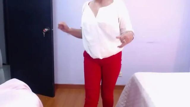 Image 4 of victoria__milfs Stream on Chaturbate on 15 months ago