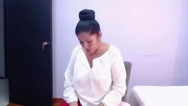 Image 8 of victoria__milfs Stream on Chaturbate on 15 months ago
