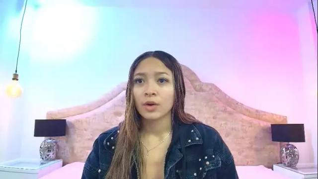 Image 2 of victoria_adams14 Stream on Chaturbate on 18 days ago
