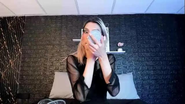 Image 7 of victoria_badgal Stream on Chaturbate on 1 month ago