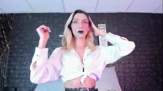 Image 10 of victoria_badgal Stream on Chaturbate on 17 days ago