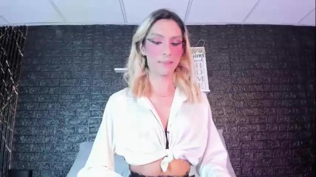 Image 8 of victoria_badgal Stream on Chaturbate on 17 days ago
