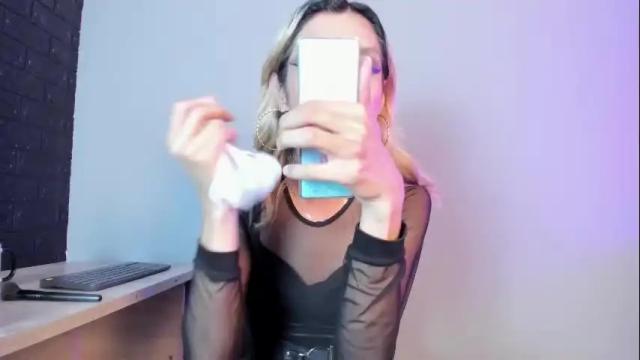 Image 4 of victoria_badgal Stream on Chaturbate on 6 days ago