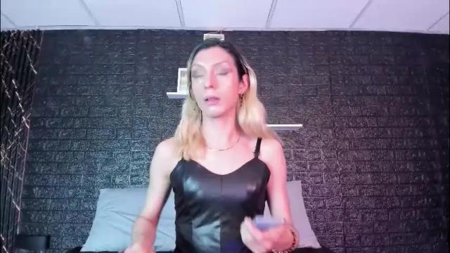 Image 2 of victoria_badgal Stream on Chaturbate on 2 months ago