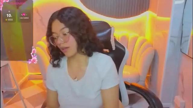 Image 7 of victoria_castillo_b Stream on Chaturbate on 2 months ago
