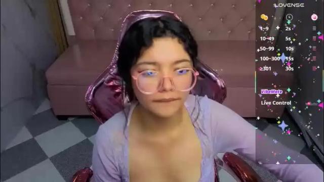 Image 7 of victoria_castillo_b Stream on Chaturbate on 13 days ago