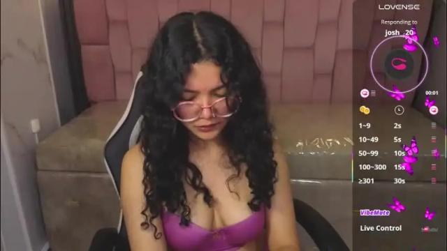Image 6 of victoria_castillo_b Stream on Chaturbate on 6 days ago
