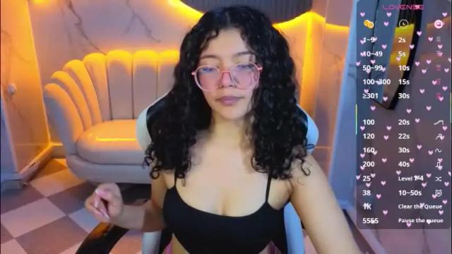 Image 2 of victoria_castillo_b Stream on Chaturbate on 13 days ago
