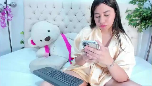 Image 10 of victoria_colemann Stream on Chaturbate on 13 days ago