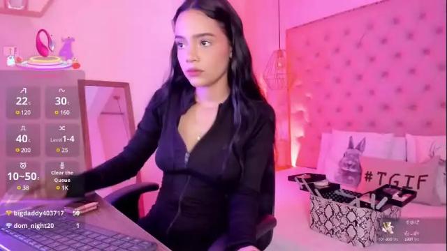 Image 4 of victoria_kitt Stream on Chaturbate on 23 days ago