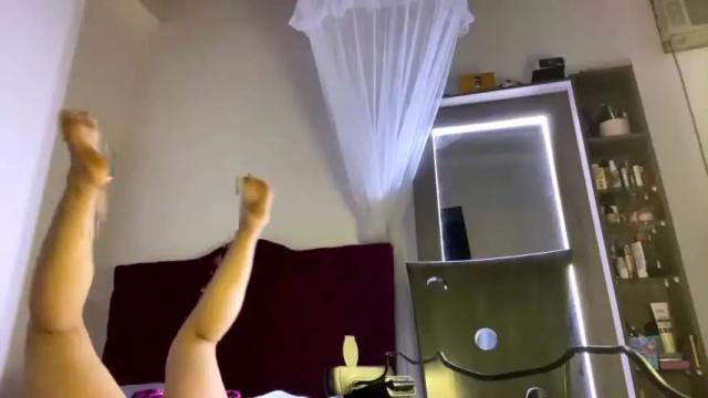 Image 3 of victoria_lehee Stream on Chaturbate on 17 months ago