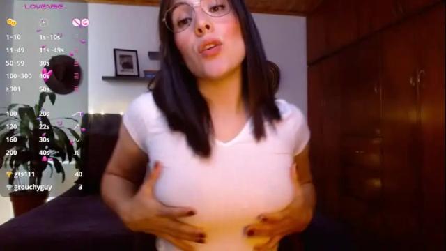 Image 11 of victoria_martelo Stream on Chaturbate on 2 days ago