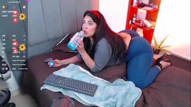 Image 8 of victoria_monteroo Stream on Chaturbate on 2 months ago