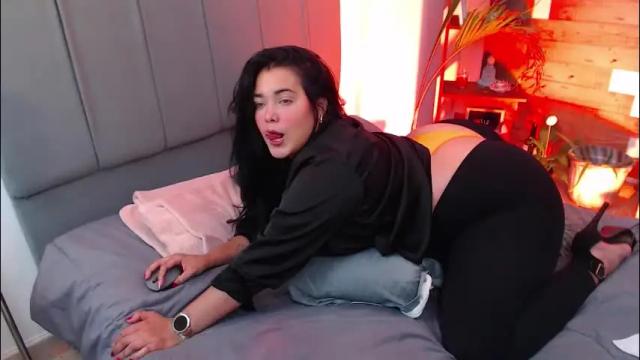 Image 3 of victoria_monteroo Stream on Chaturbate on 8 hours ago