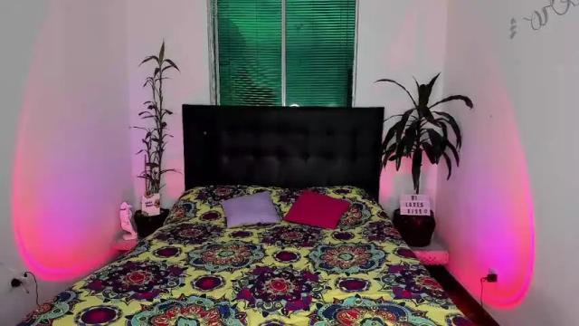 Image 8 of victoria_purple Stream on Chaturbate on 15 months ago