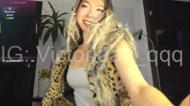 Image 4 of victoria_qq Stream on Chaturbate on 3 months ago