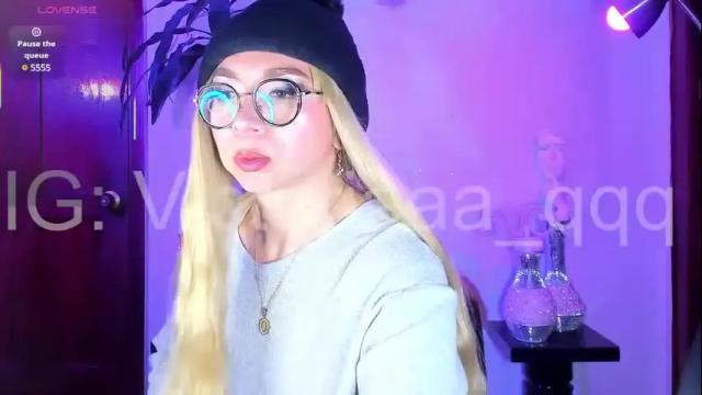 Image 8 of victoria_qq Stream on Chaturbate on 3 months ago