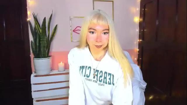 Image 12 of victoria_qq Stream on Chaturbate on 27 days ago