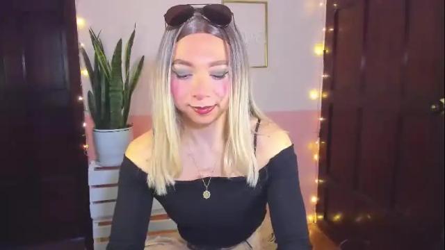 Image 12 of victoria_qq Stream on Chaturbate on 22 days ago