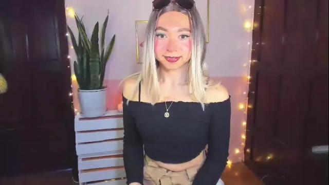 Image 2 of victoria_qq Stream on Chaturbate on 22 days ago