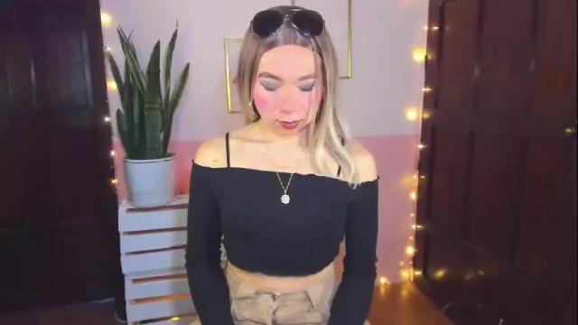 Image 4 of victoria_qq Stream on Chaturbate on 22 days ago