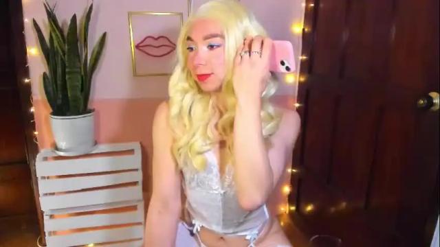Image 12 of victoria_qq Stream on Chaturbate on 20 days ago