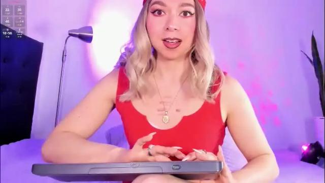 Image 8 of victoria_qq Stream on Chaturbate on 2 months ago